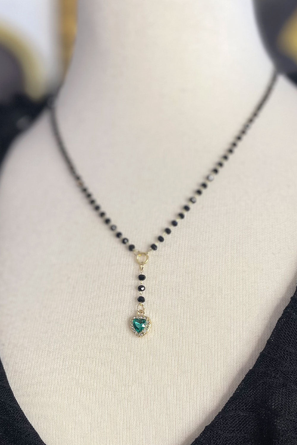 BLACK ROSARY NECKLACE 011