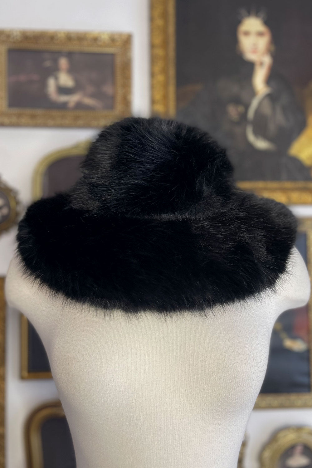 FLUFFY FAUX FUR BUCKET HAT