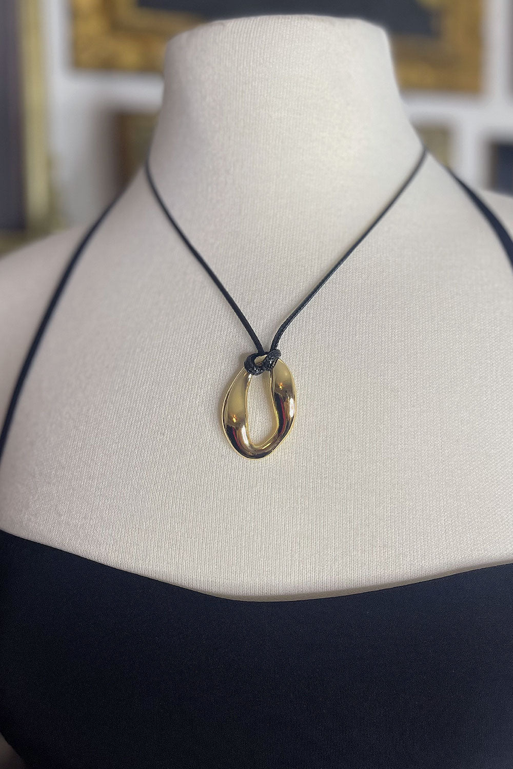 GOLD PENDANT NECKLACE 009