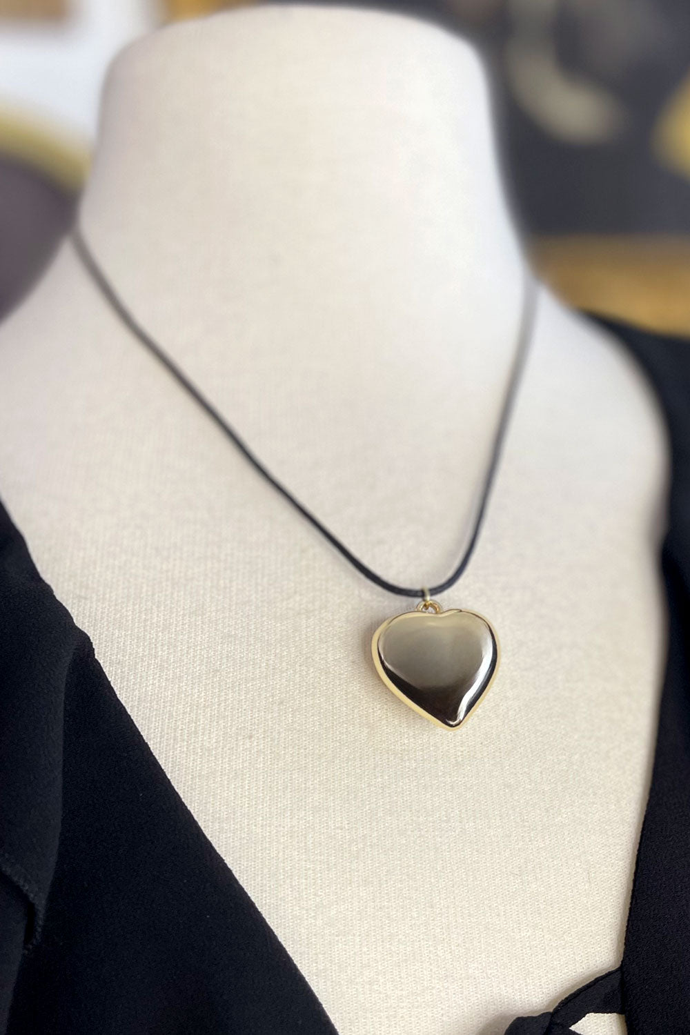 GOLD HEART NECKLACE 010
