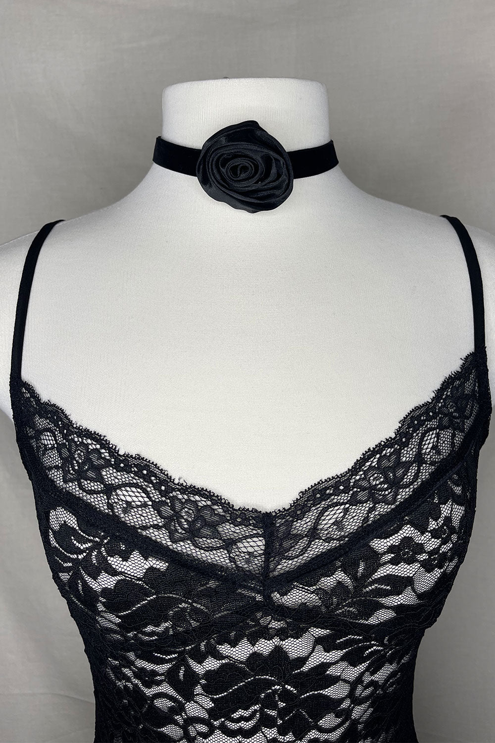 ROSE CHOKER NECKLACE 001 - BLACK