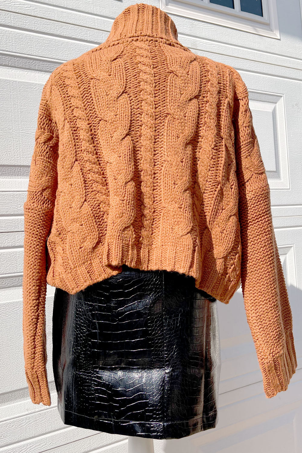 REGINA TURTLENECK SWEATER - RUST
