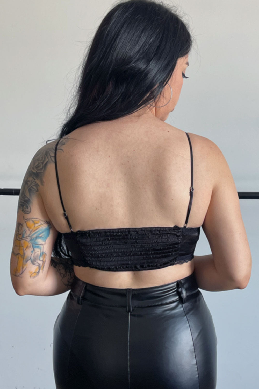 SCARLETT SATIN BANDANA CROP TOP