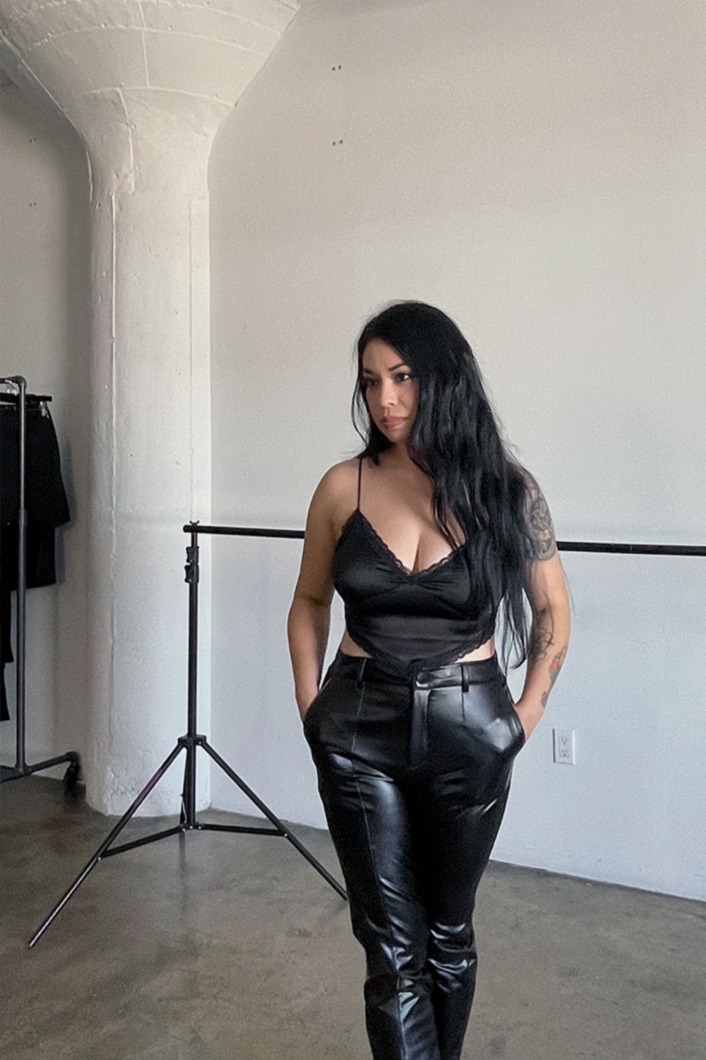 SCARLETT SATIN BANDANA CROP TOP