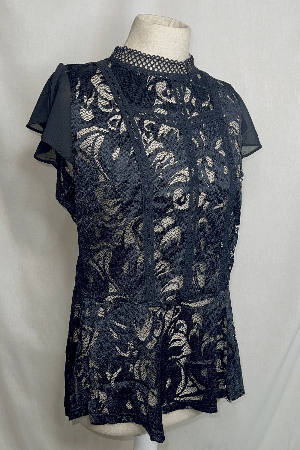 PLUS VALENTINA LACE TOP