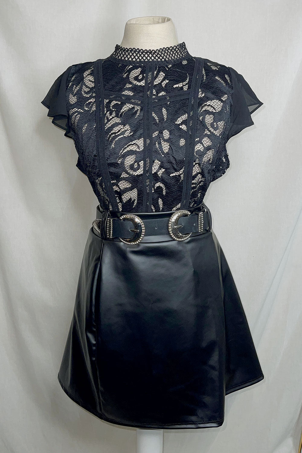 PLUS VALENTINA LACE TOP