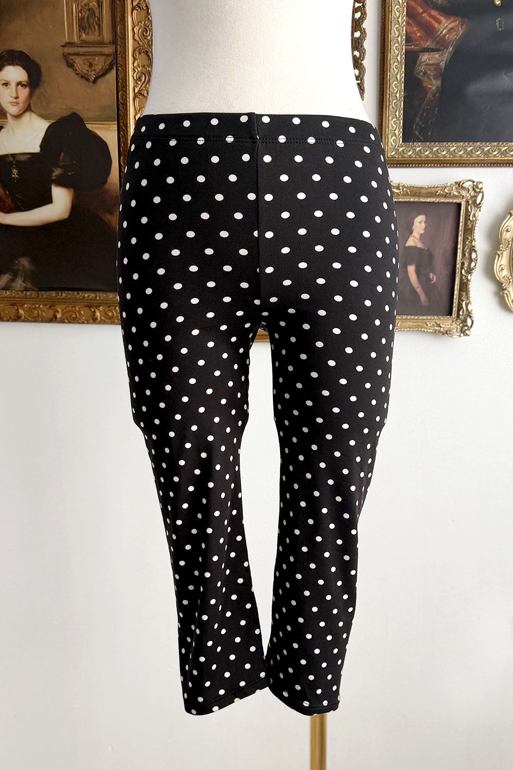 ALLY POLKA DOT CAPRI LEGGINGS