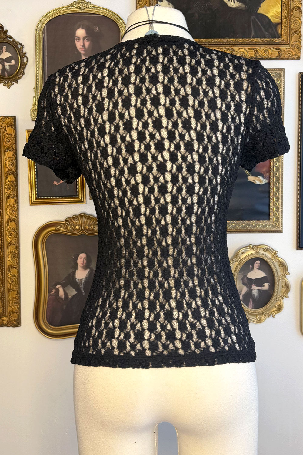 ANNA LACE TOP