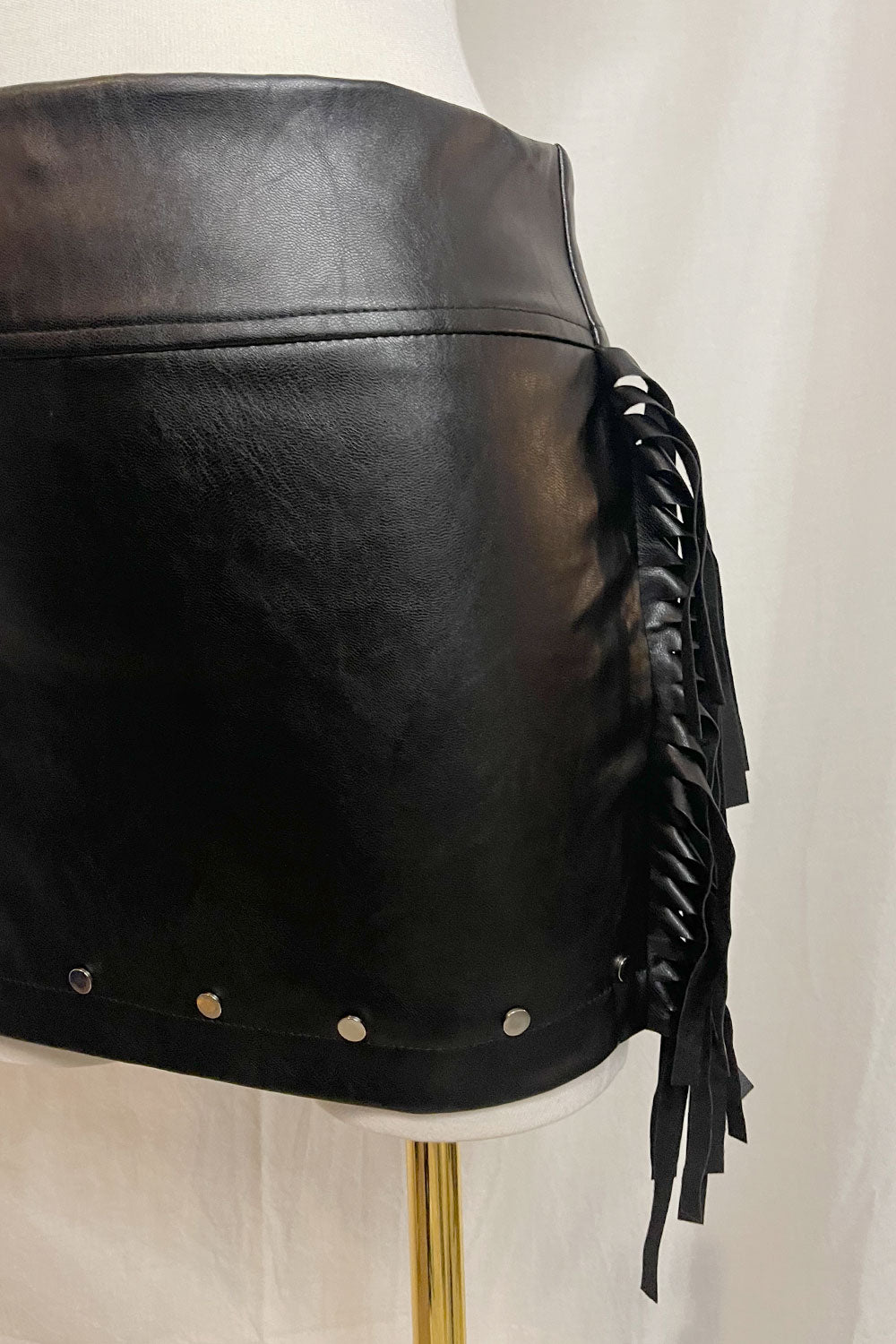 CHELSIE FRINGE LEATHER MINI SKIRT W/ STUDS