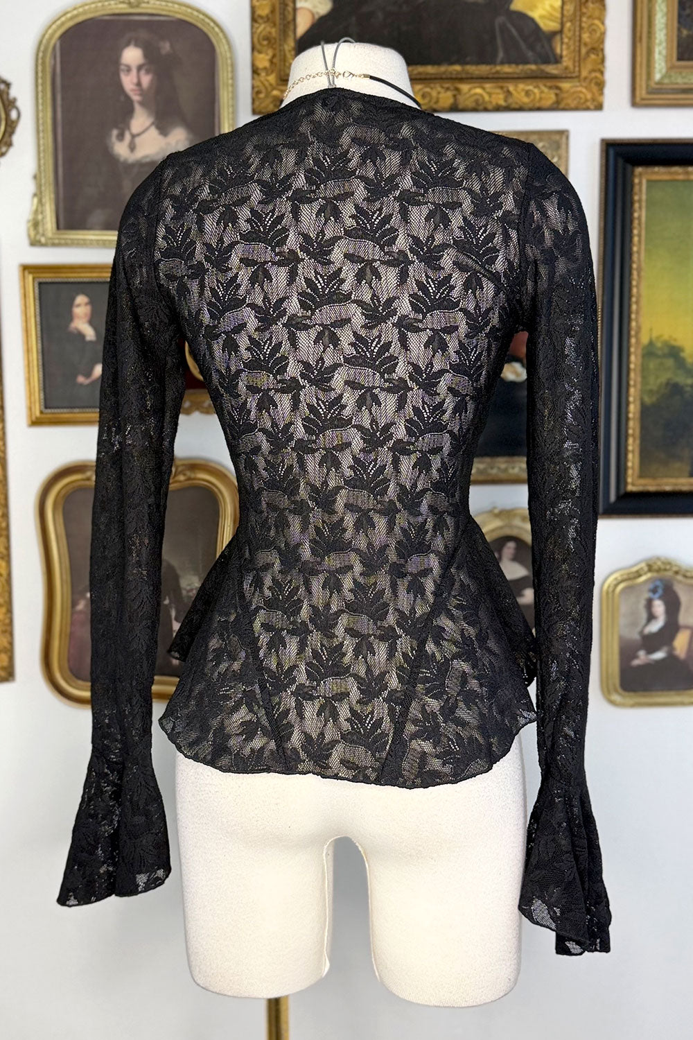 LACY BELL SLEEVE LACE TOP
