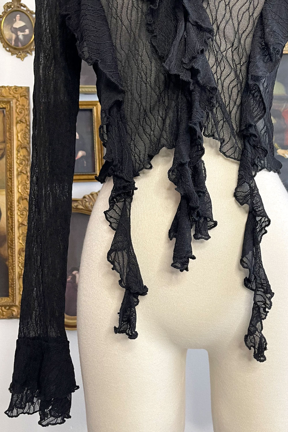 SIERRA RUFFLED LACE TOP