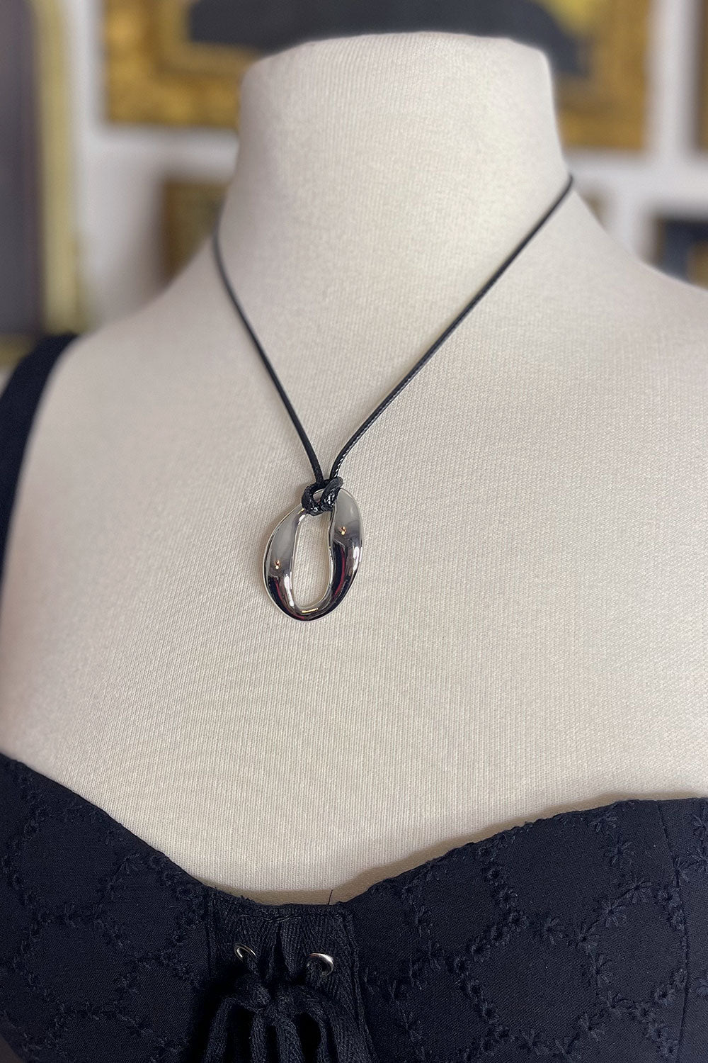 SILVER PENDANT NECKLACE 010