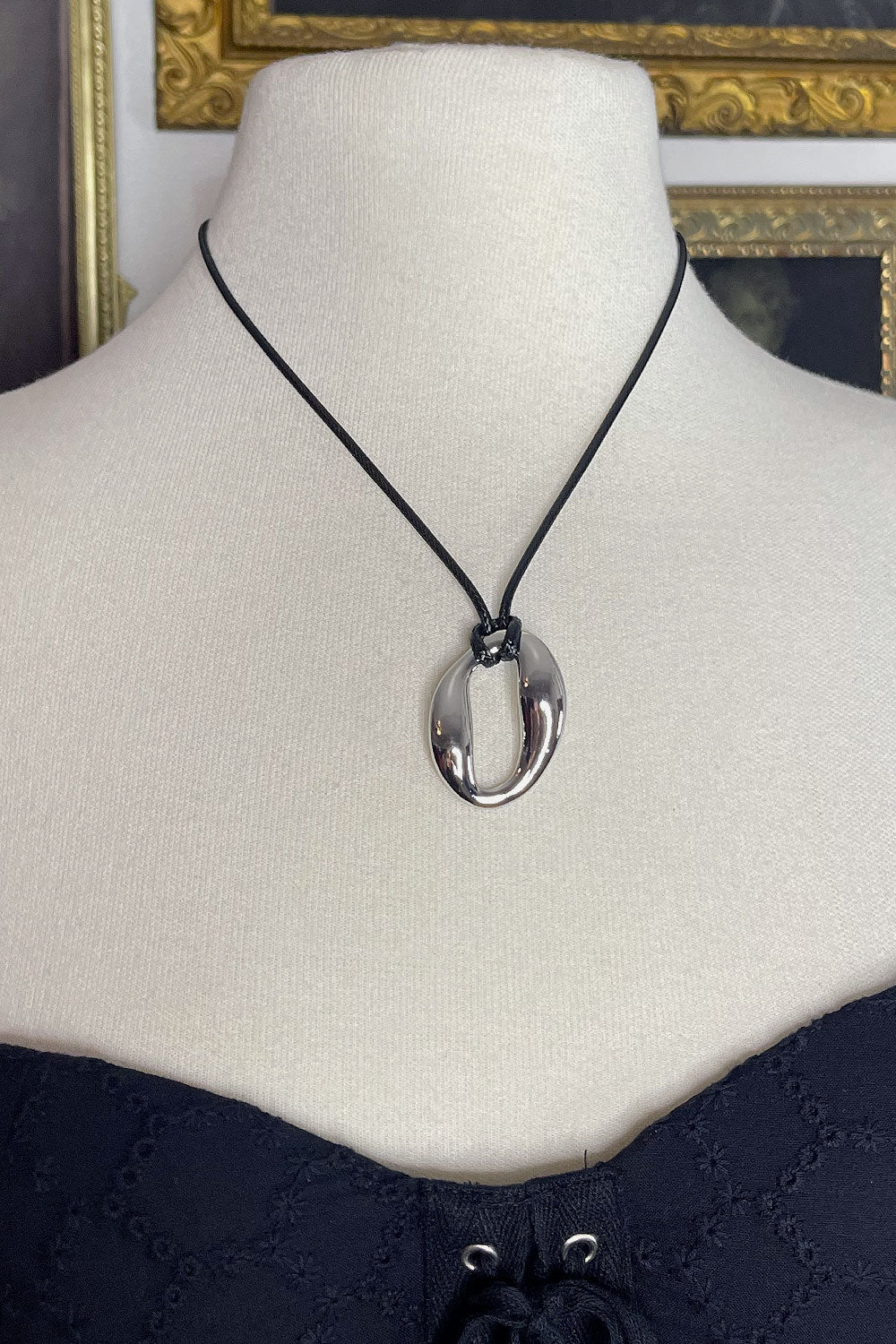 SILVER PENDANT NECKLACE 010