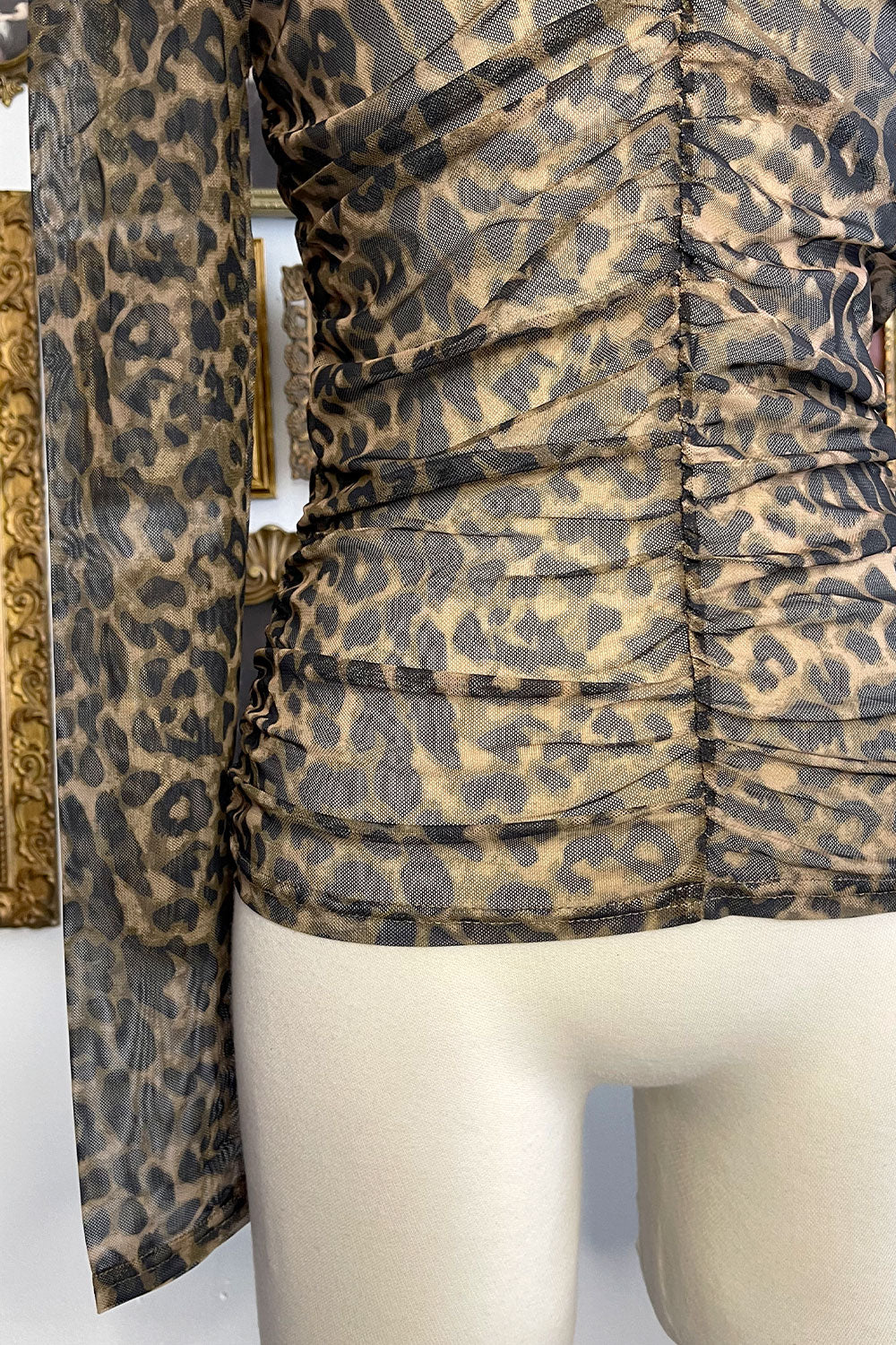 YISSEL LEOPARD MESH TOP