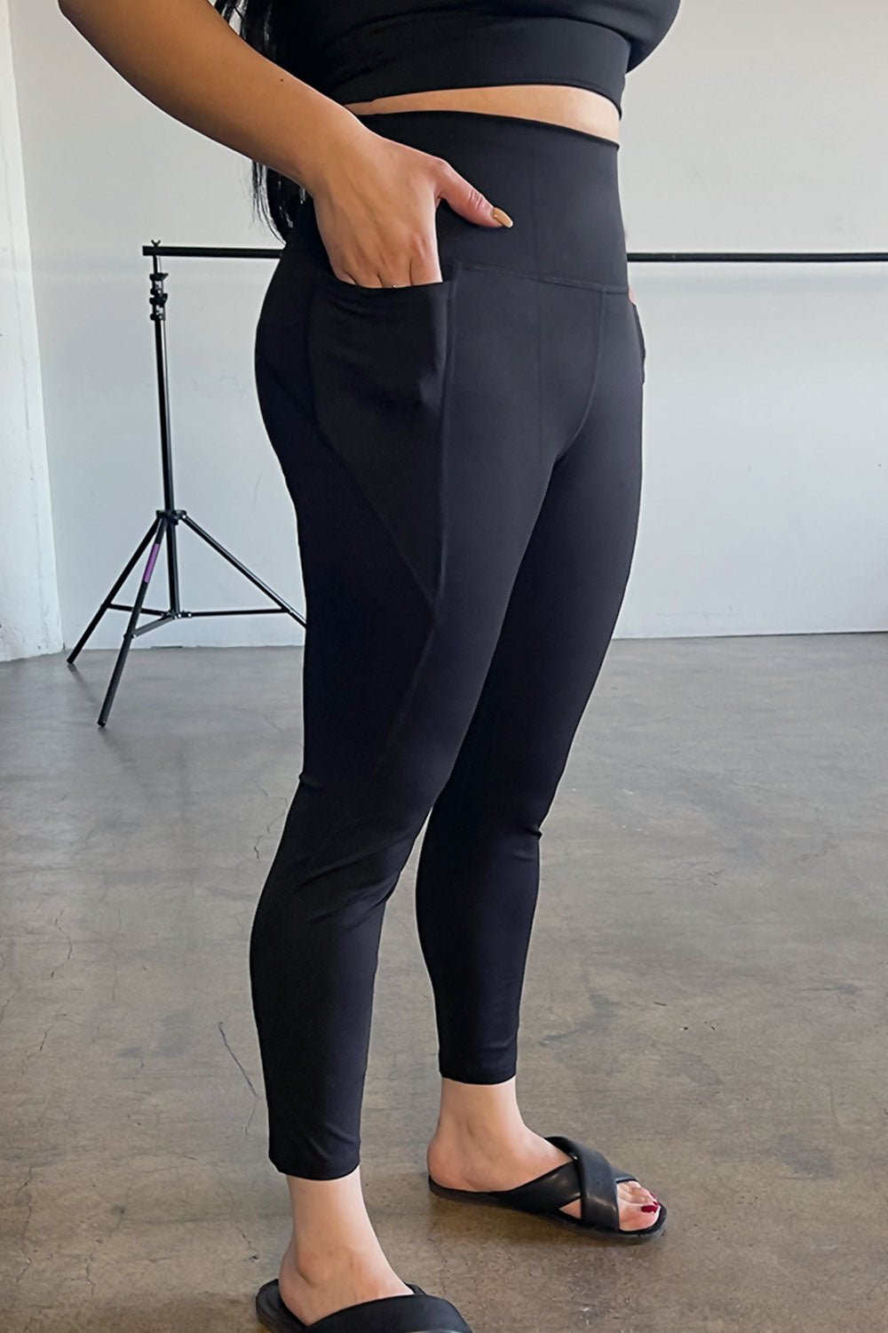 JENNIFER SIDE POCKET LEGGINGS